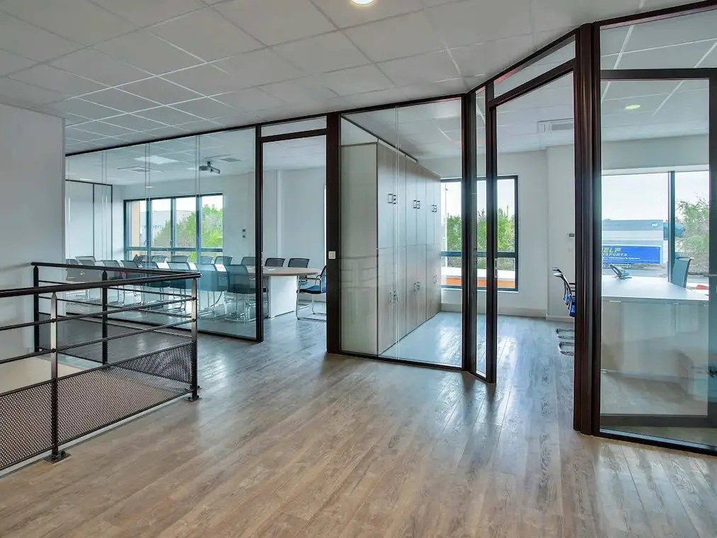 Open space bureaux rénovés